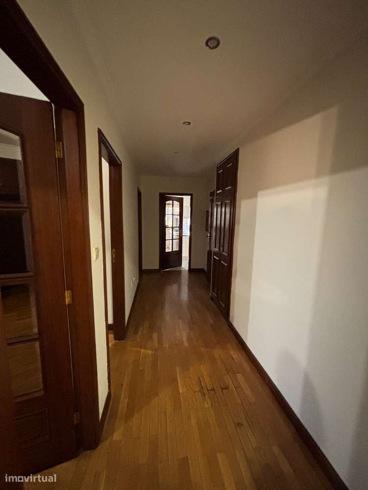 Apartamento T2 com lugar de garagem no Porto - Ramalde-22