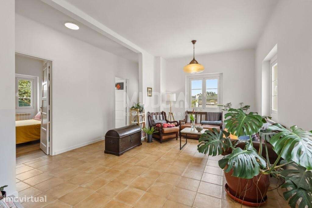 Moradia térrea T3 com anexos e terreno no Campo/Caldas da Rainha-4