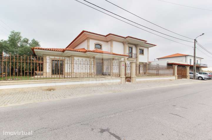 Moradia T6  com 4 suites, piscina interior a 25 minutos do Porto - Grande imagem: 2/22