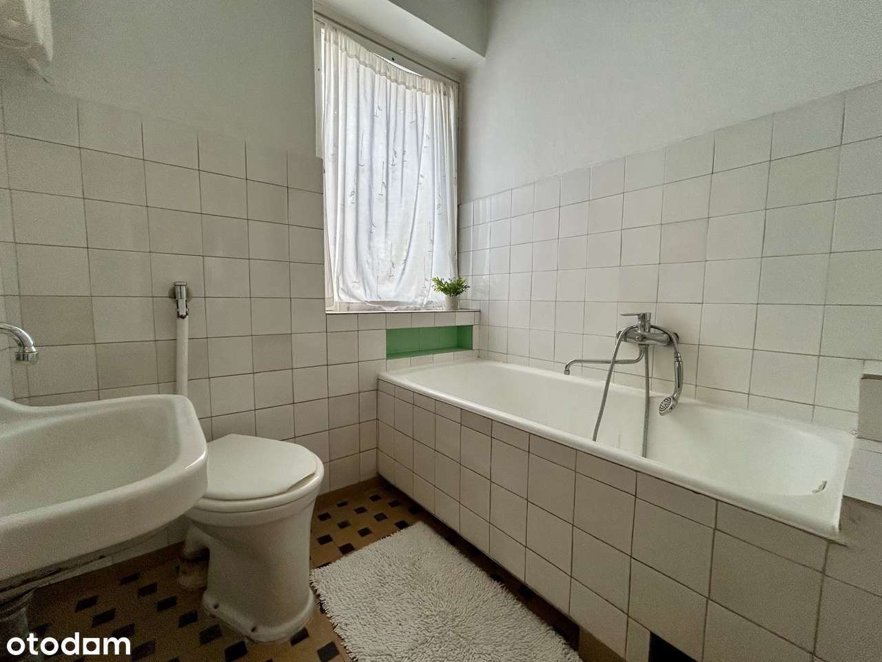 Unikatowy dom wolnostojący z dużym potencjałem - w zacisznej uliczce!-8