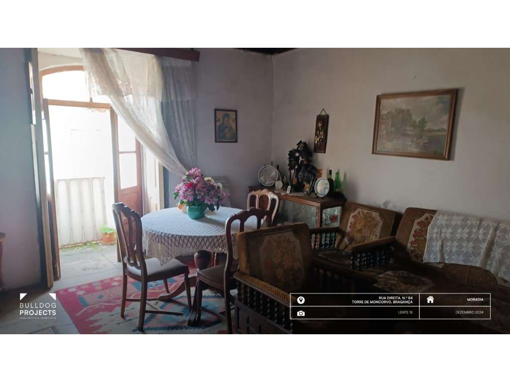 Moradia com 9 assoalhadas na Rua Direita, Carviçais-12