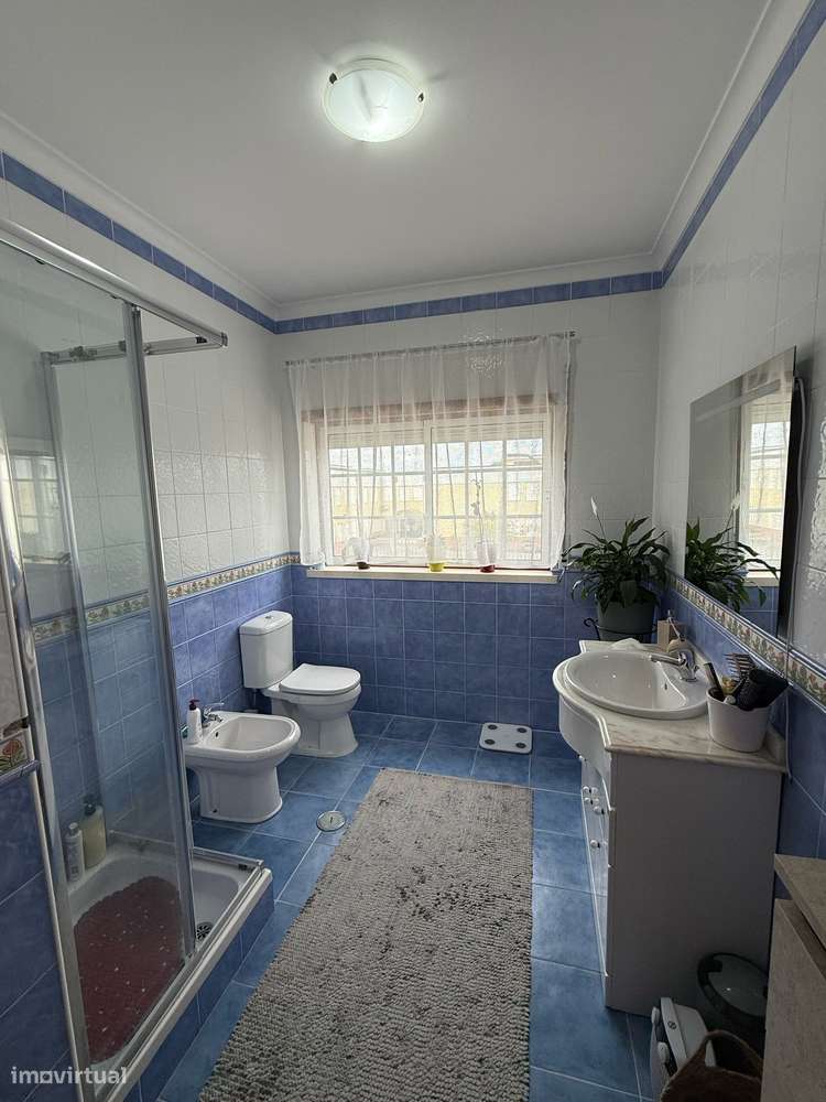 Apartamento T4 Marinha Grande com garagem-17