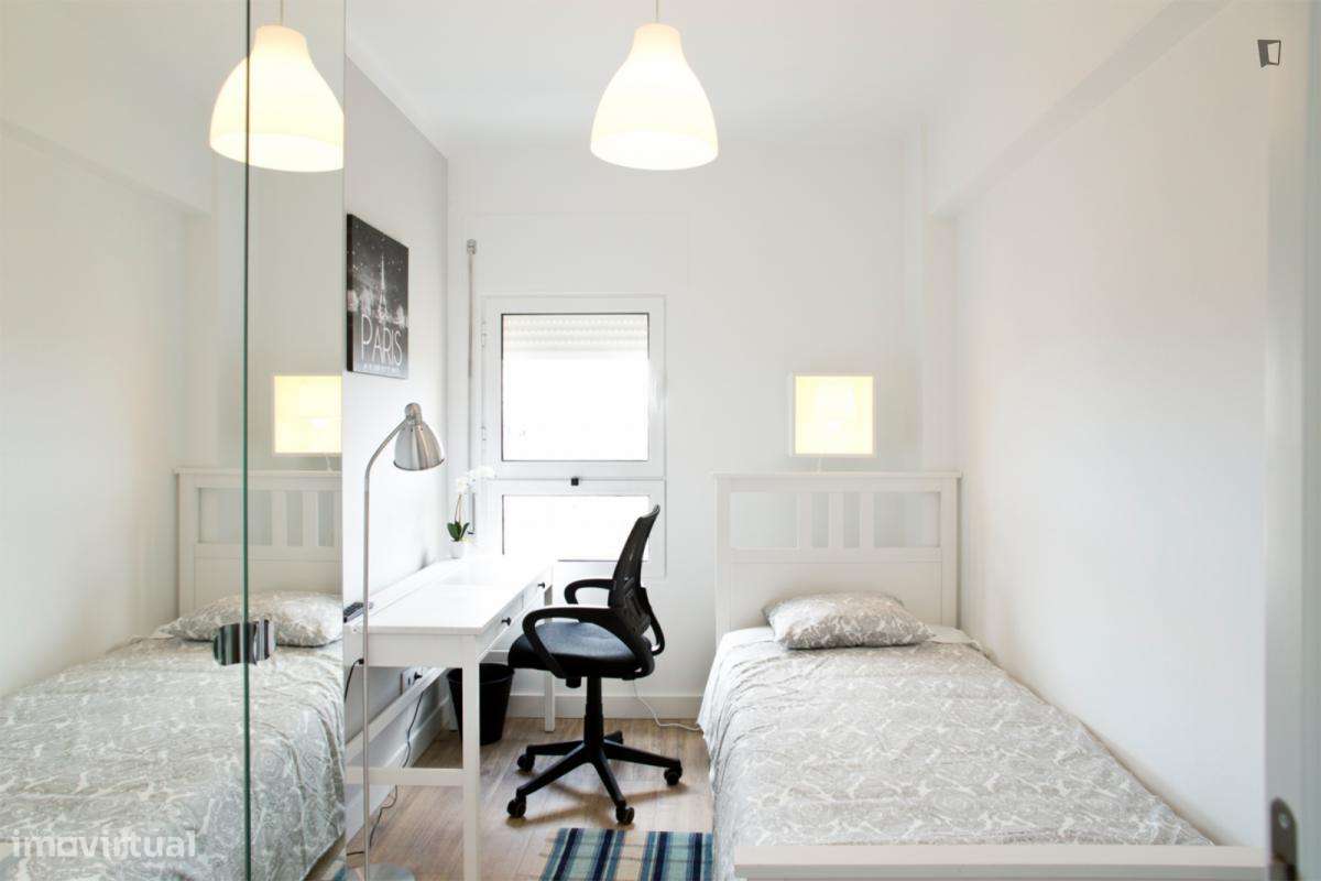 Quarto - localizado em Chelas Lisbon - Grande imagem: 5/9