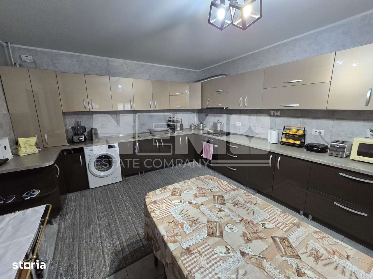 Casă spațioasă | Rădăuți - Imagine principală: 3/20