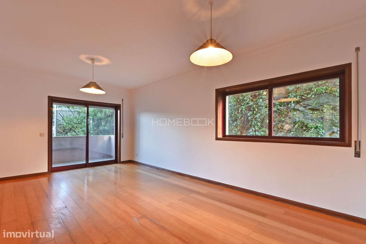 Apartamento T3 em plena Avenida Fernão Magalhães-9