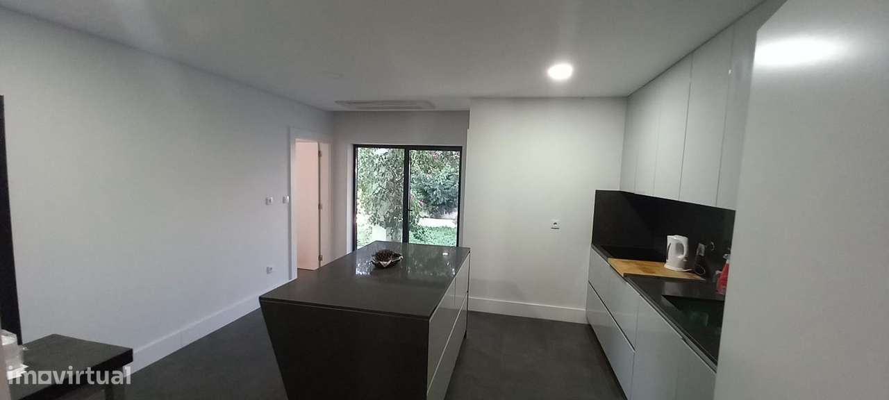 Moradia em banda t4. - Grande imagem: 2/5