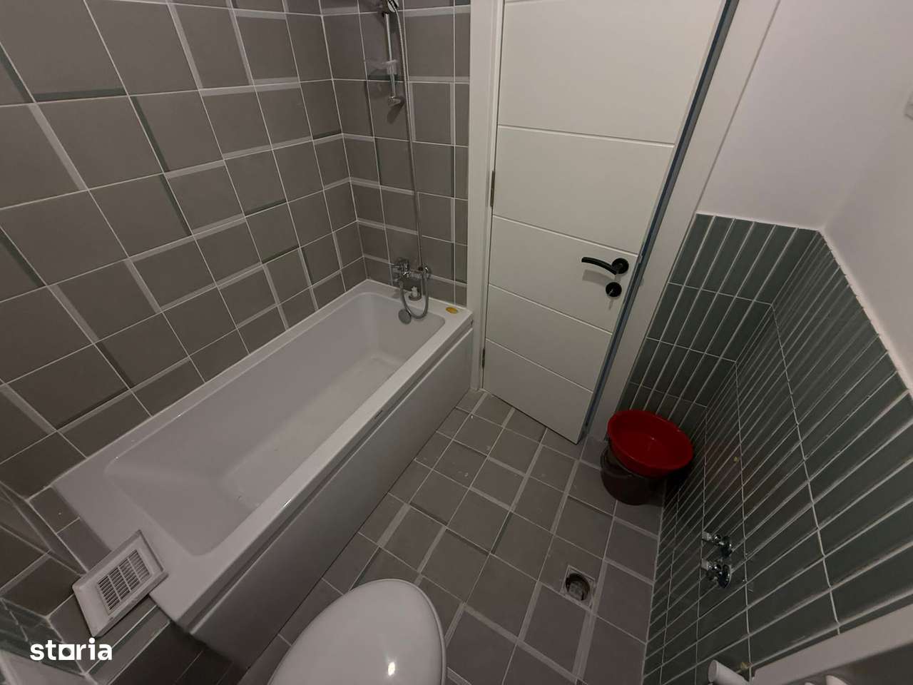 Studio Decebal | Bloc nou-10