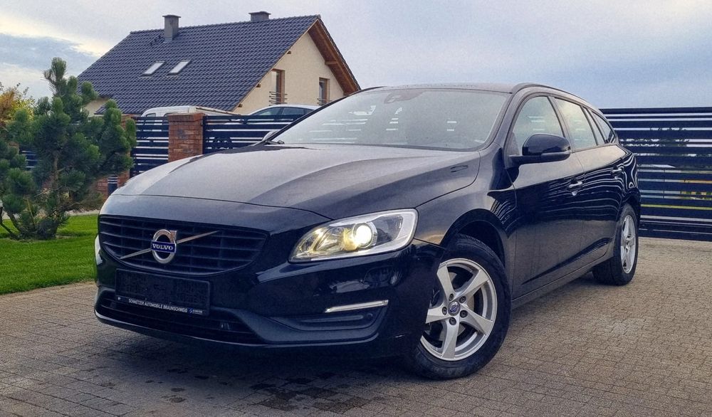 Volvo V60 I (2011-2018) D3 Geartronic Linje Business 2017
