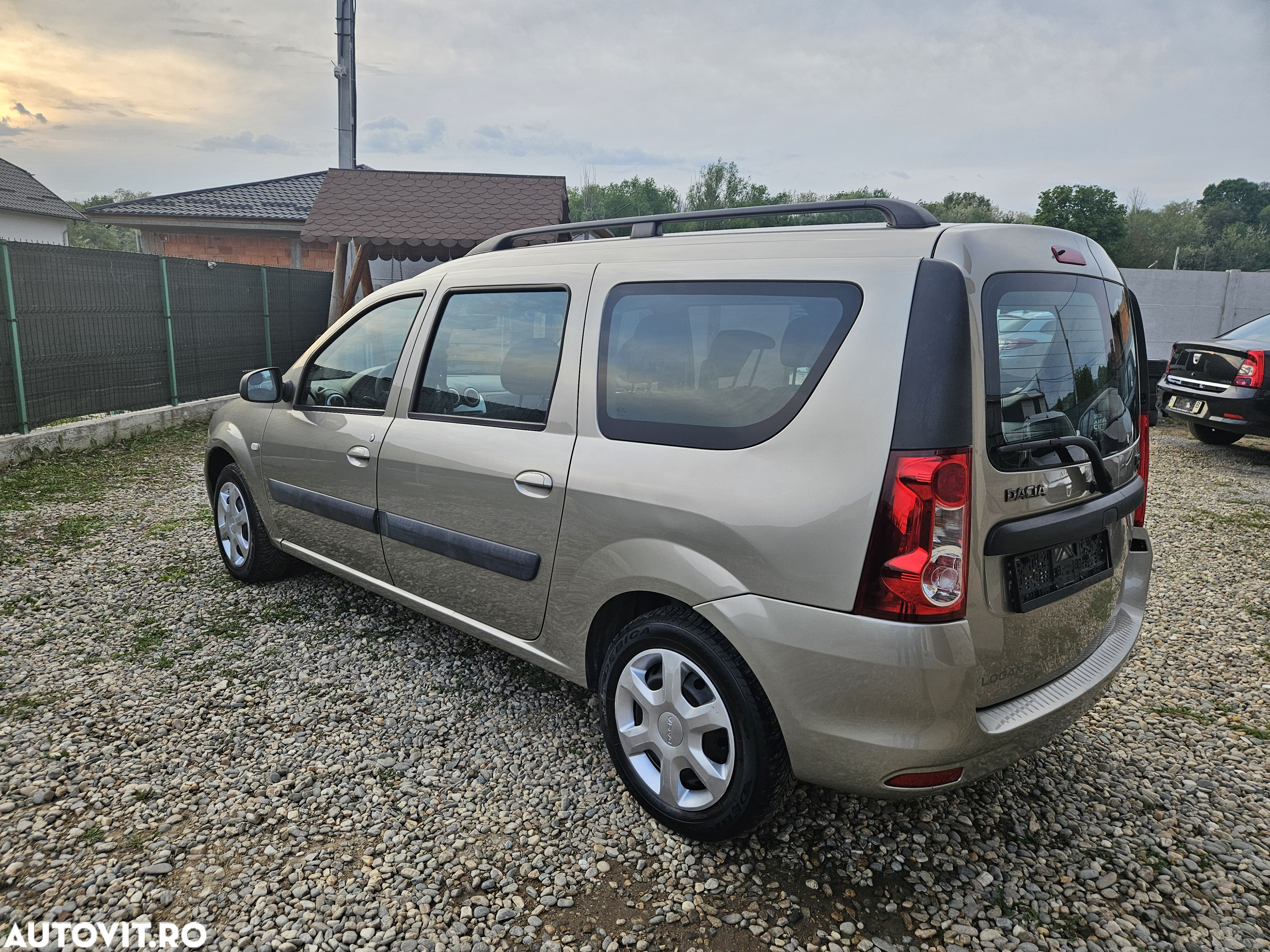 Dacia Logan MCV 1.6 Laureate - 10