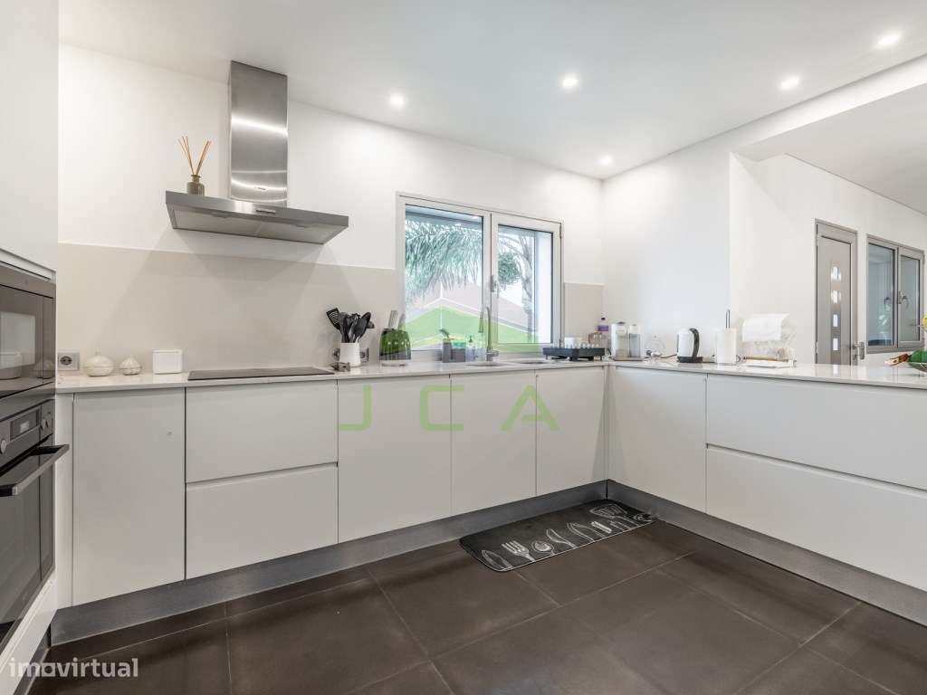 Moradia V4 isolada a 3min de Leiria-20