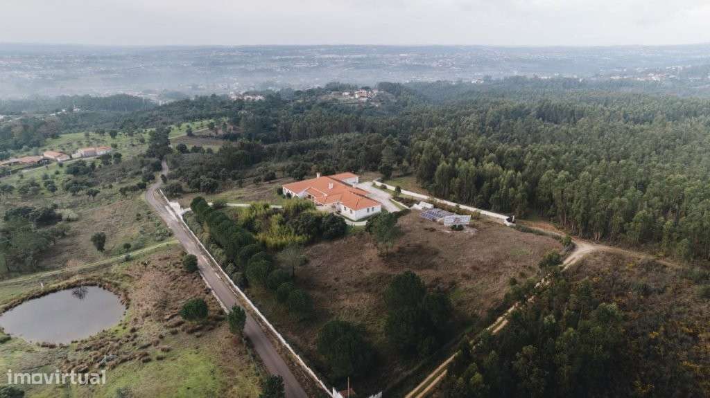 Moradia T5 - Tomar, inserida num amplo terreno de 15.560 m²-40