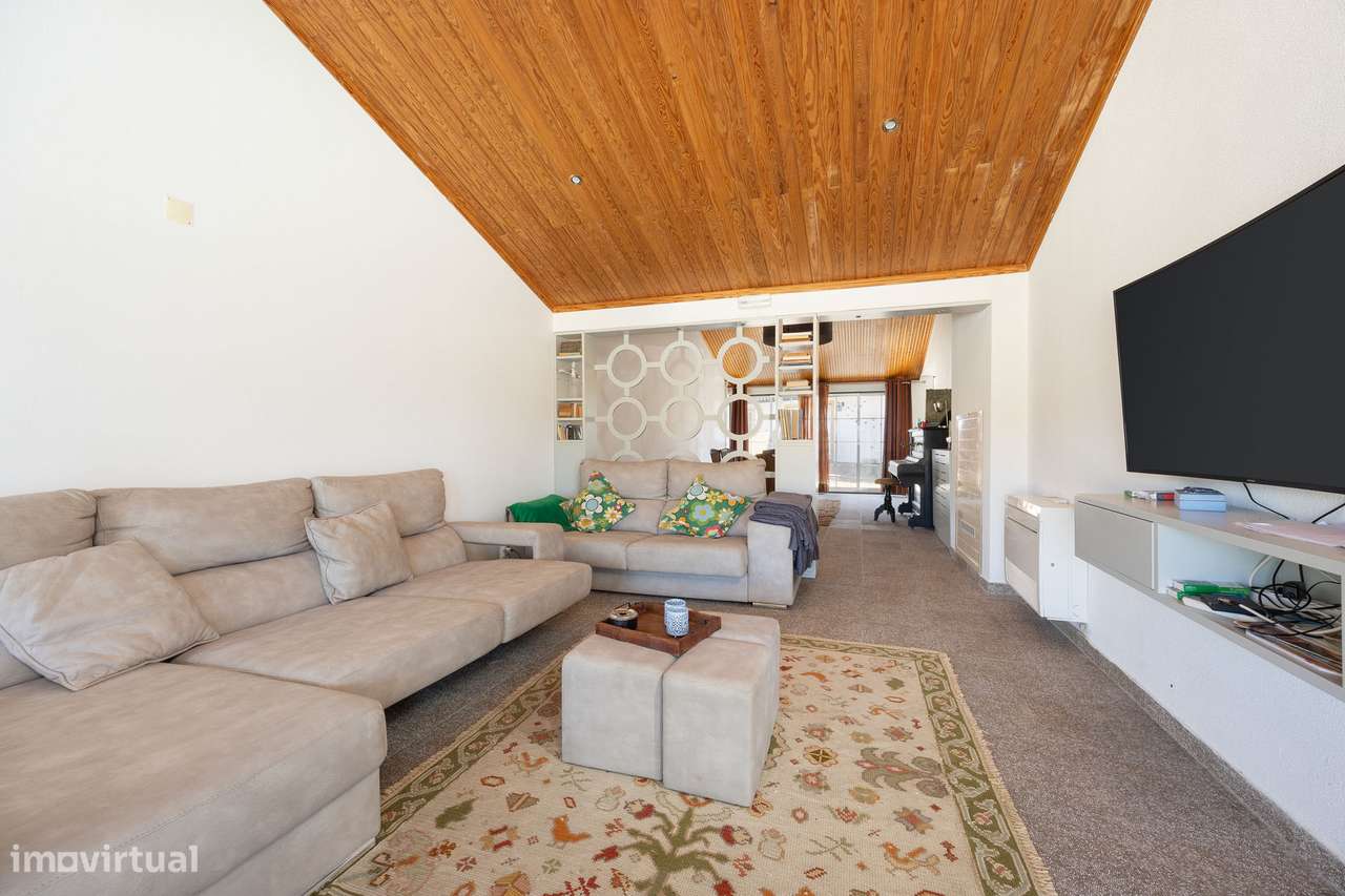 Moradia T2+2 | Piscina e Jardim | Vista Rio Zezêre | Dornes-5