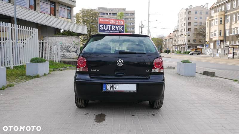 Volkswagen Polo 1.4 FSI Comfortline - 12