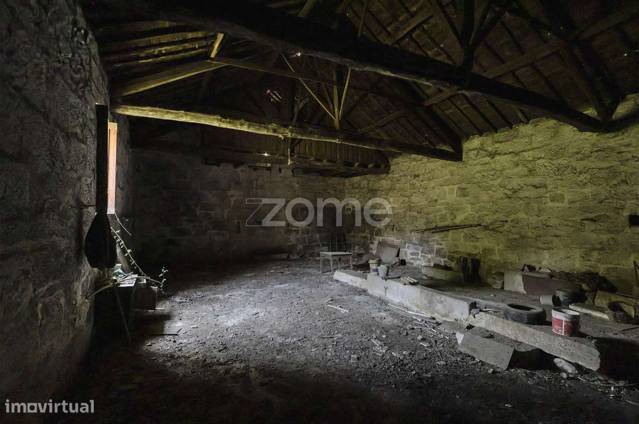 Moradia c/9 divisões, vinha e armazém em Lugar de São Gonçalo, Fava...-7