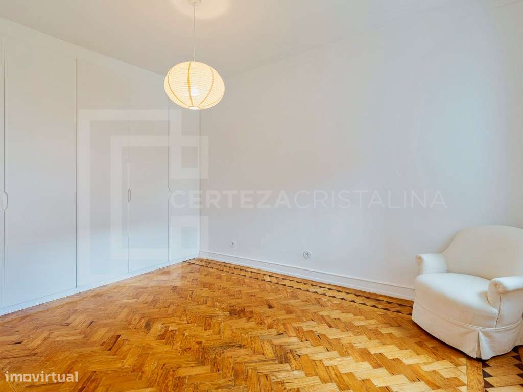 T2 integralmente renovado com piscina, jardim e arrecadação | Penha...-13