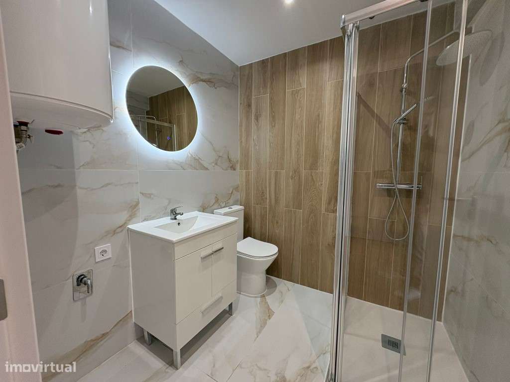 Apartamento T3 Renovado no centro de Camarate, Loures-7