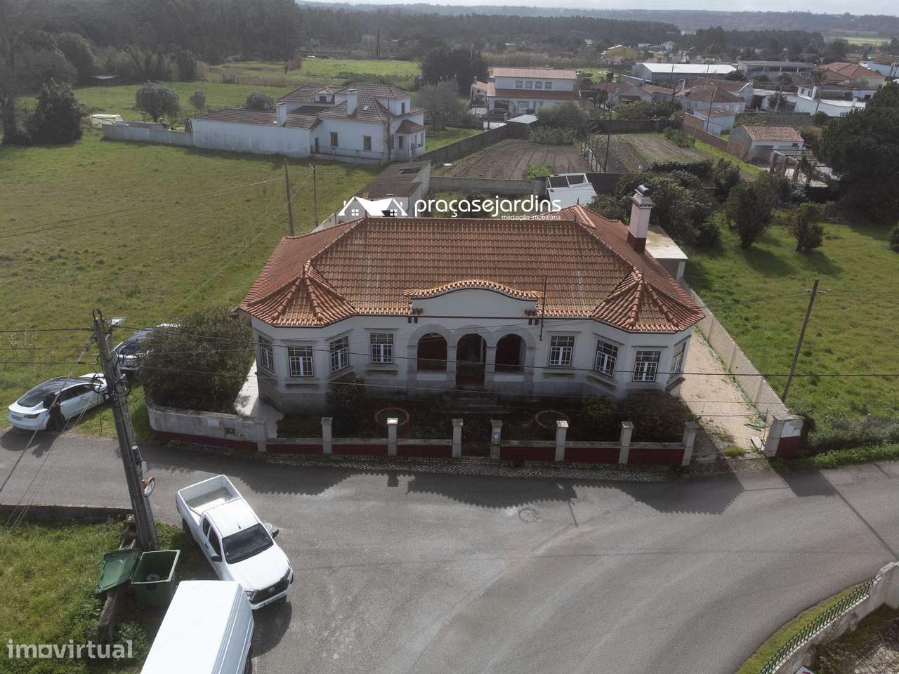 Moradia T3 com História, Conforto Moderno e Proximidade à Praia-30