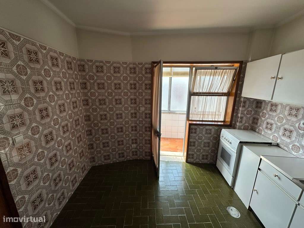 Apartamento T2+1 no centro da Maia-6