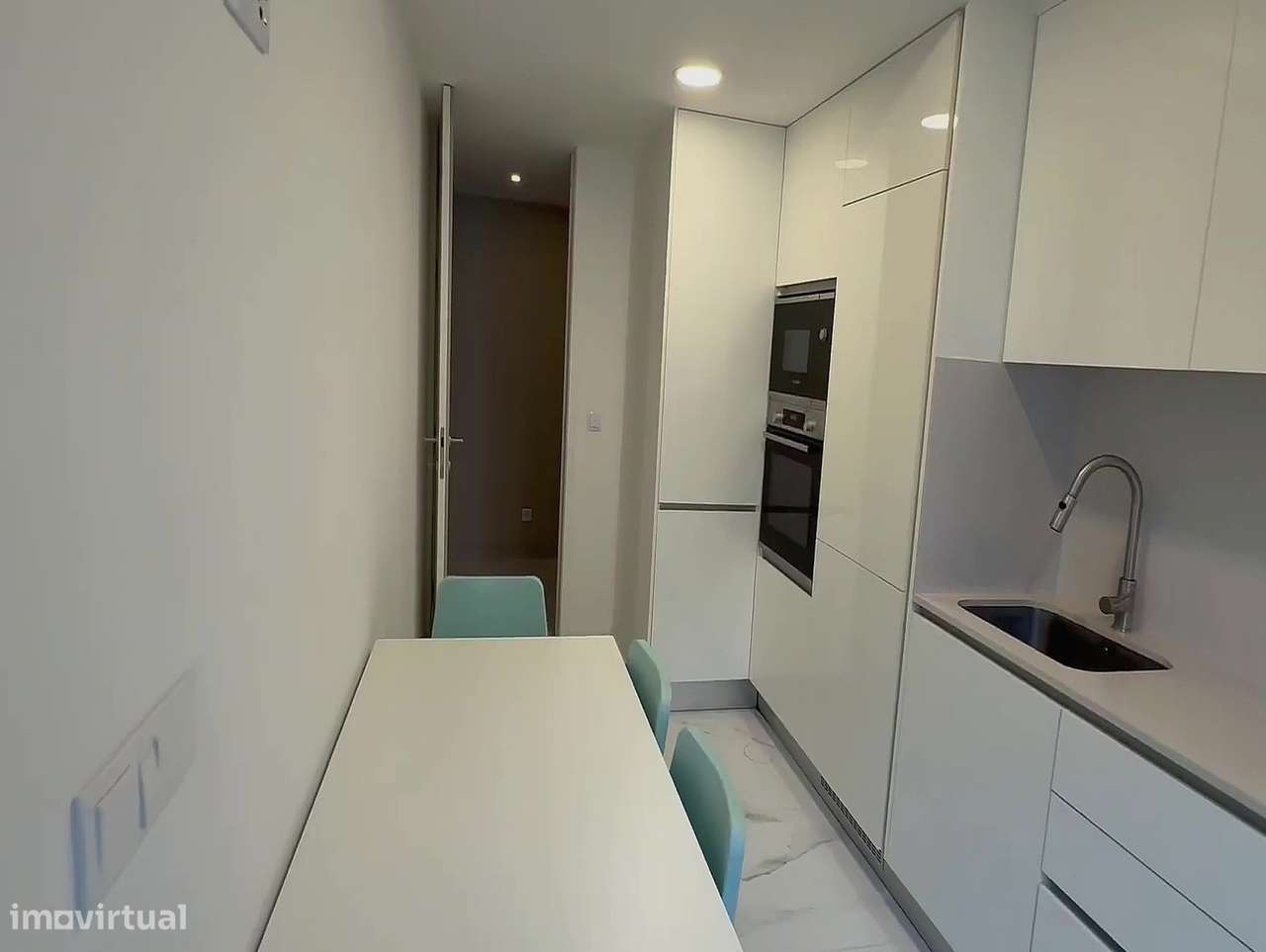 T2 com Garagem e Ar Condicionado em Moreira