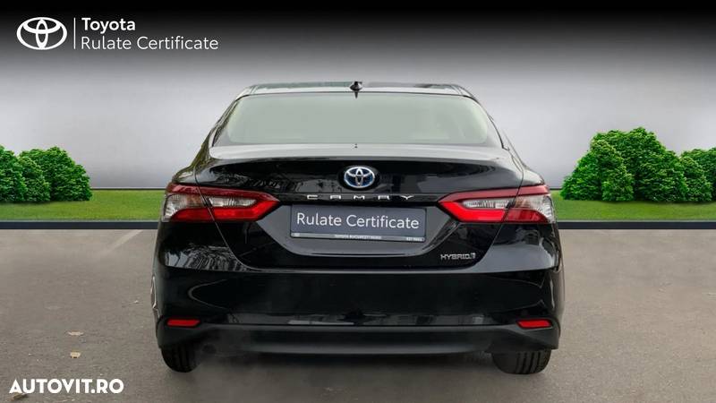 Toyota Camry 2.5 Hybrid Dynamic - 2