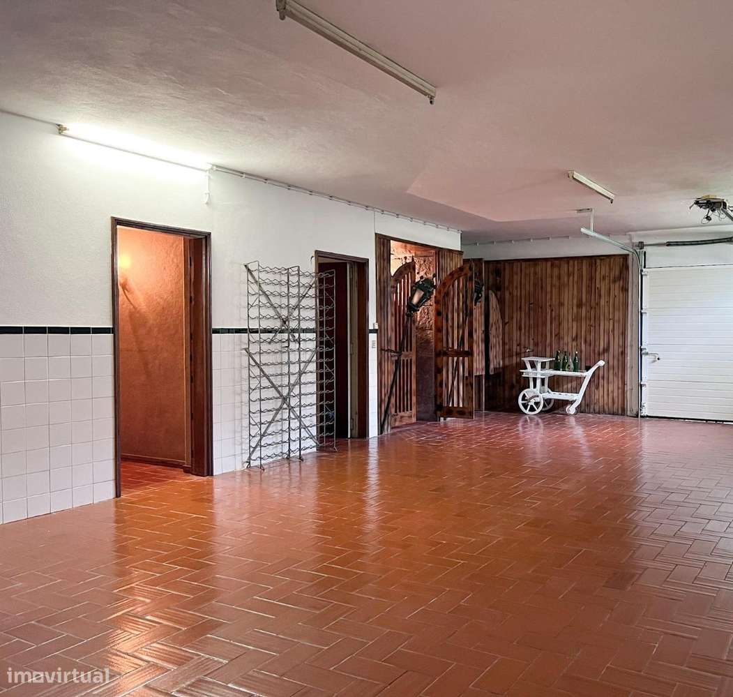 Moradia T4 à venda na Marginal-19