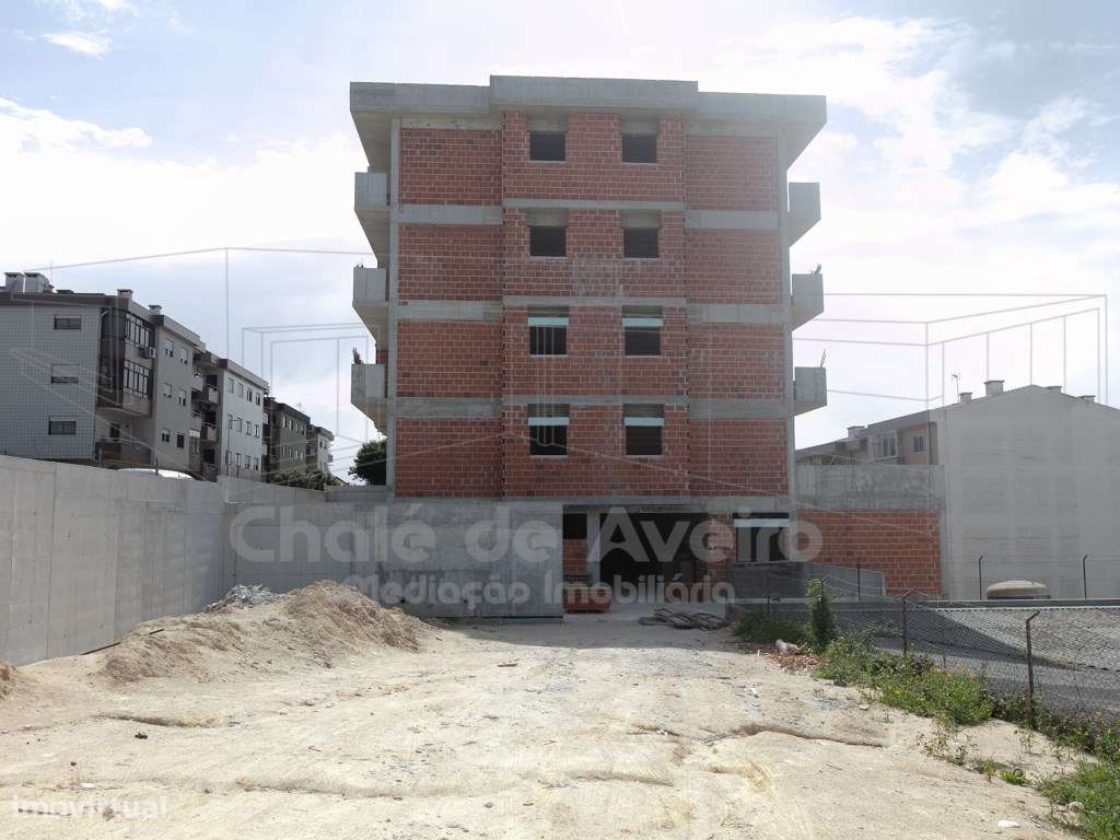 Apartamento T 3 com varanda e garagem-Oliveira Azemeis-7