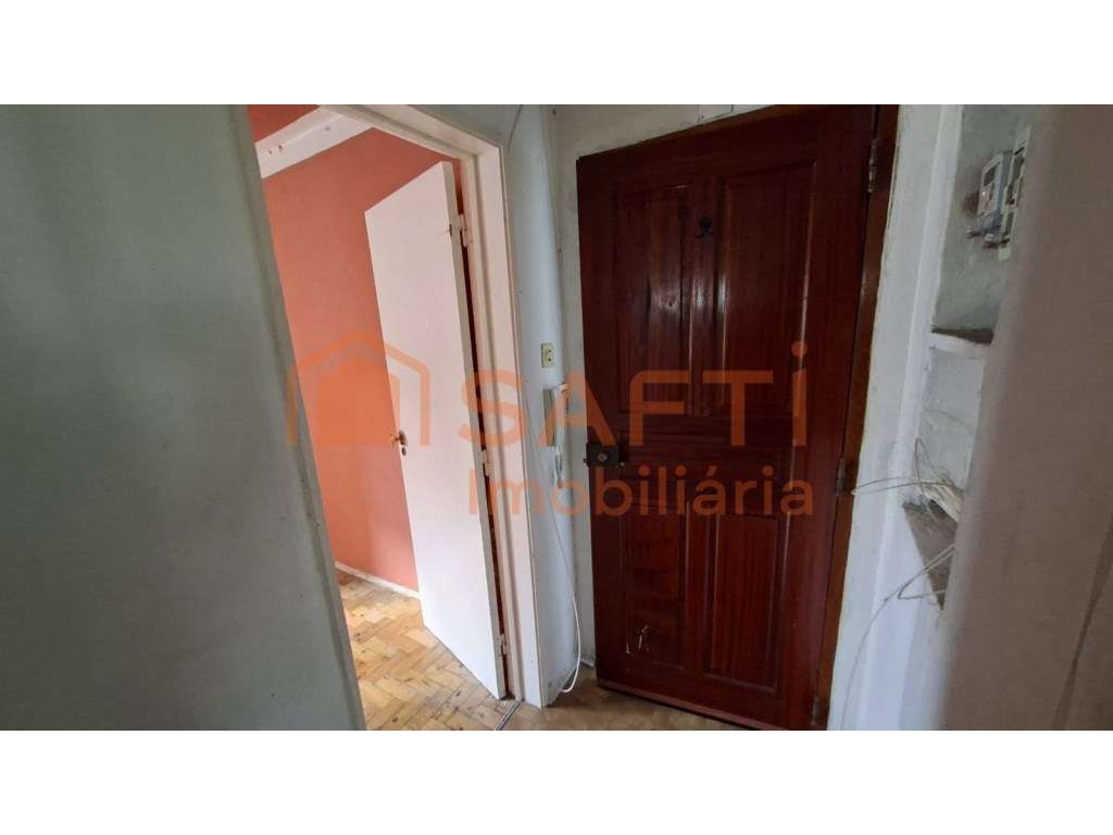 Apartamento T3 - Laranjeiro - Almada - Grande imagem: 2/29