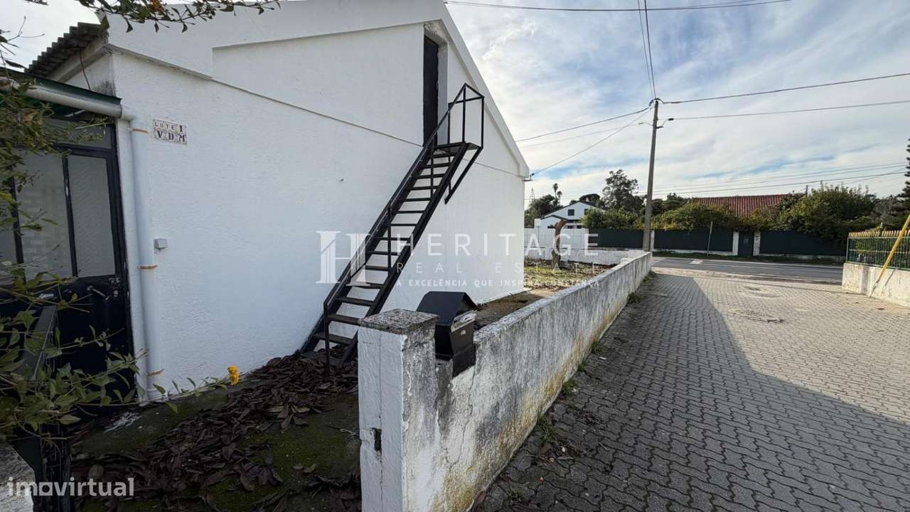 Moradia T2 a necessitar de obras e em fase de legalização-5