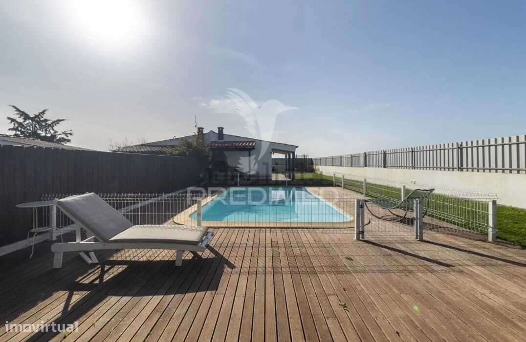 Moradia com piscina e lote de 740 m2 - Grande imagem: 4/24