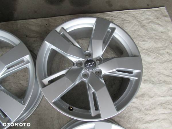 Felgi Audi Q5 SQ5 8Jx19 et39 5x112  80A601025D - 5