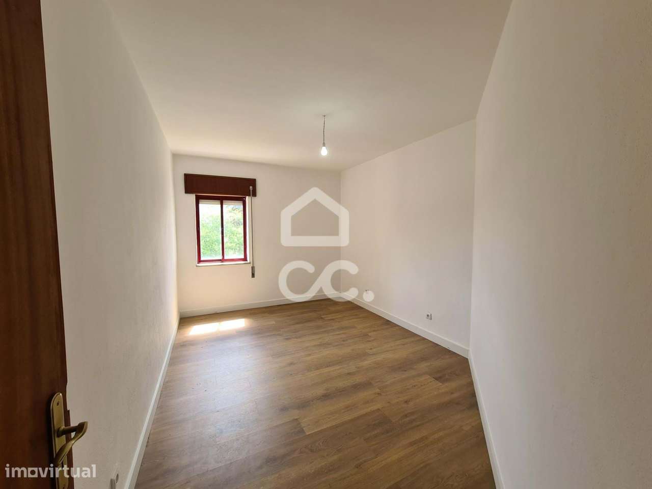 Apartamento T4 no centro de Macedo de Cavaleiros - Grande imagem: 2/9