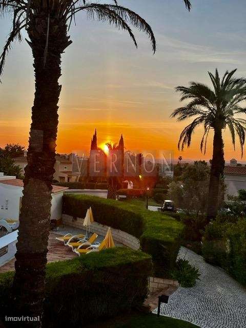 Apartamento de 2 quartos para venda no resort Gramacho Golf apenas a 1-12