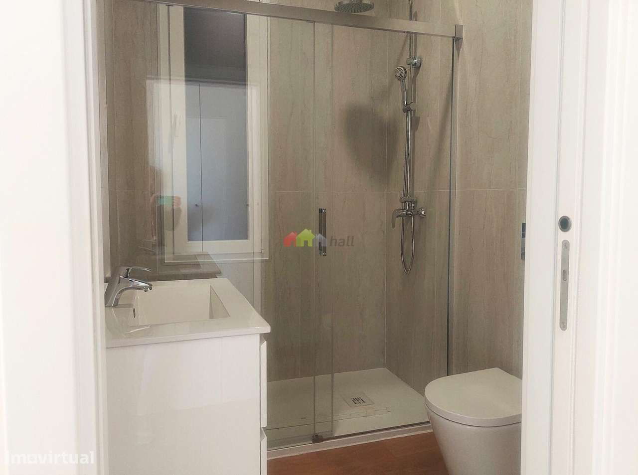 Moradia T4 Nova de arquitectura moderna em Azeitão-6