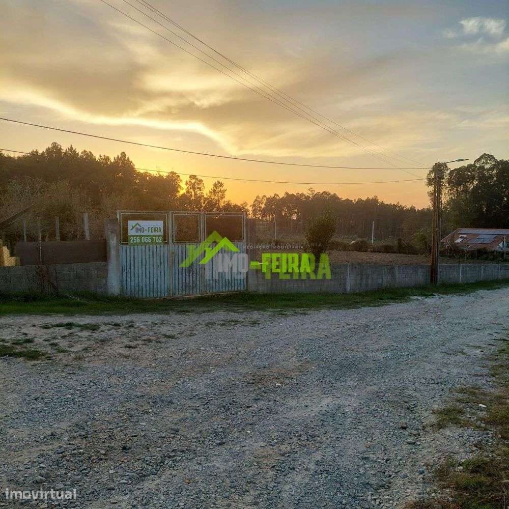 Terreno em Santa Maria da Feira - Grande imagem: 2/13