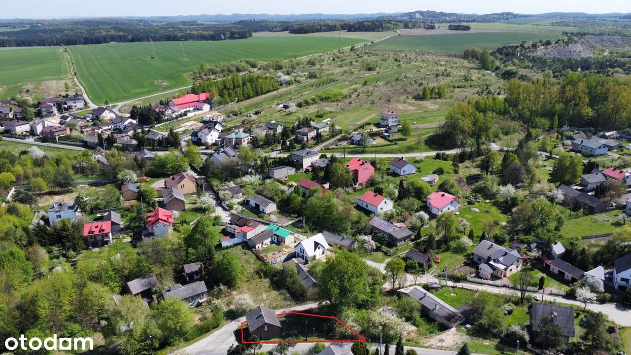 FILM / Spokojne miejsce na Jurze! Gaz, prąd, woda, kanalizacja! - Pełny obrazek: 4/20