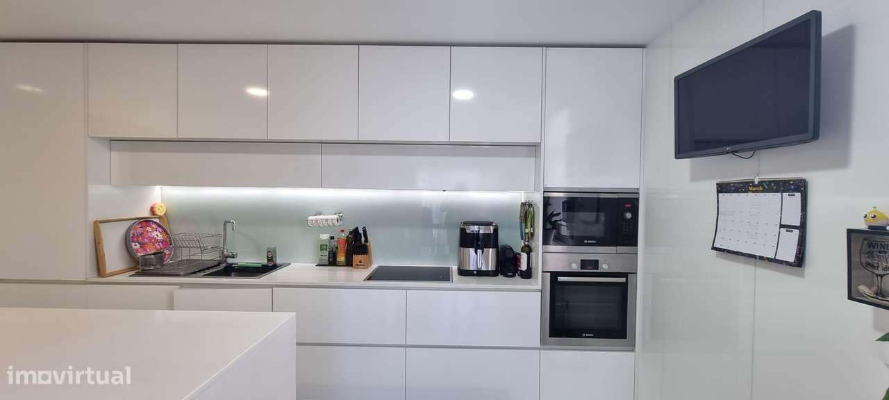 Apartamento T3 com Vista Deslumbrante no Coração de Vila Nova de Gaia - Grande imagem: 5/32