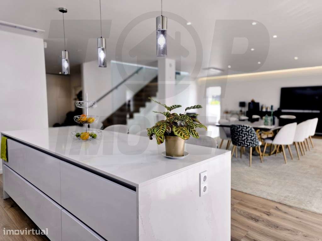 Moradia de Luxo V6 com Piscina, Terraço e Acabamentos de Alta Quali...-6