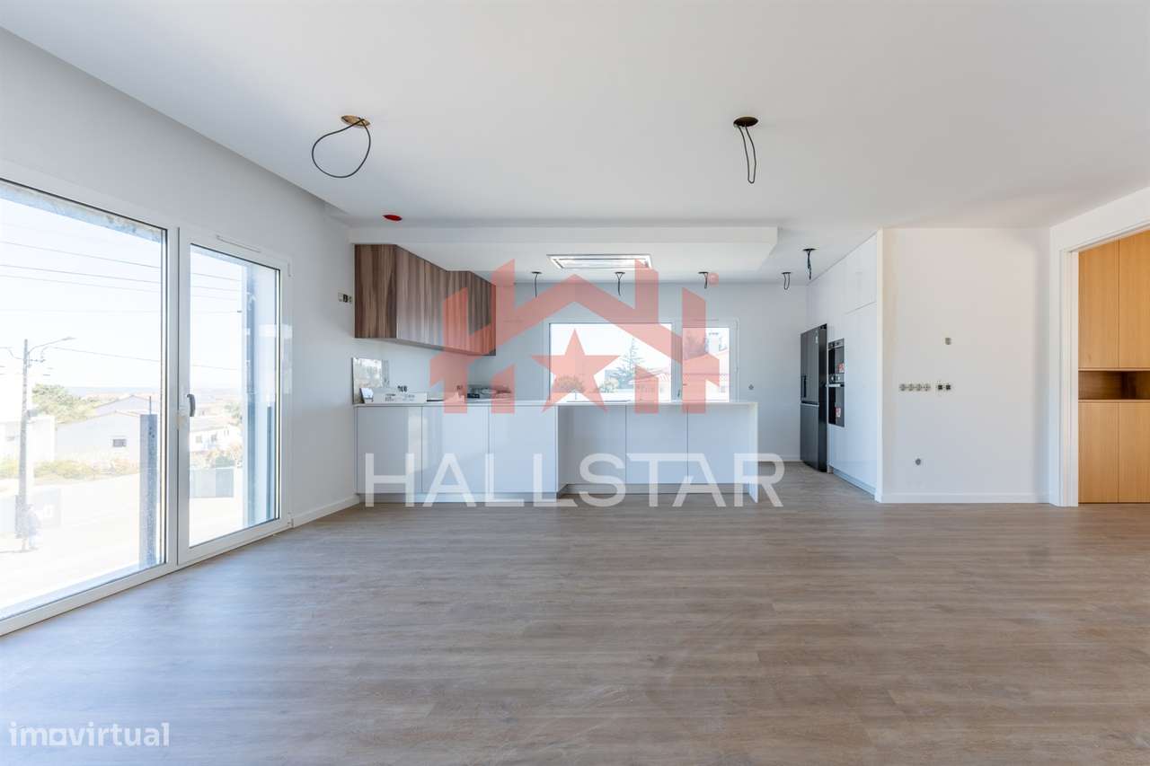 Moradia T3+1 Geminada / Santa Catarina da Serra - Grande imagem: 4/48