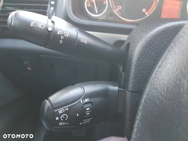 Peugeot 407 HDi 110 Blue Lion JBL - 16