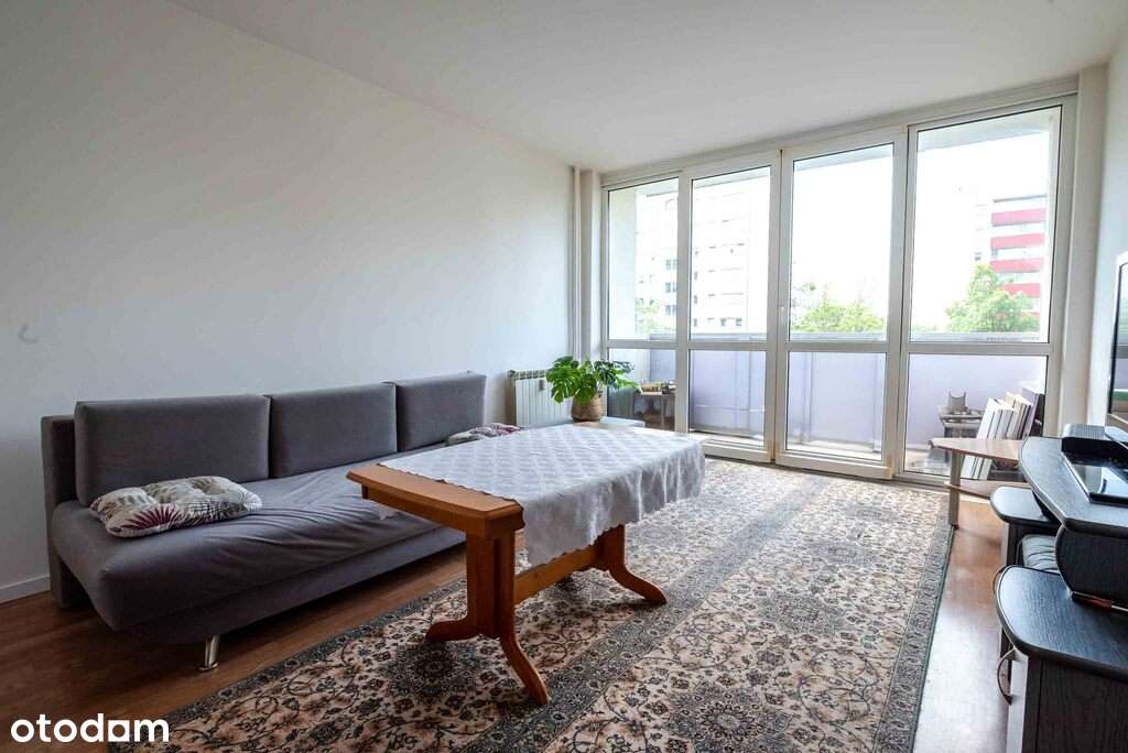 3 pok. z widną kuchnią przy metrze i parku Urlicha-1