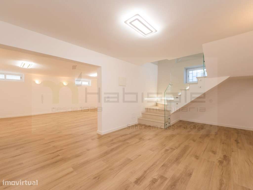 T3 Duplex, Totalmente Remodelado, com 135 m² | Murtal - Parede-32