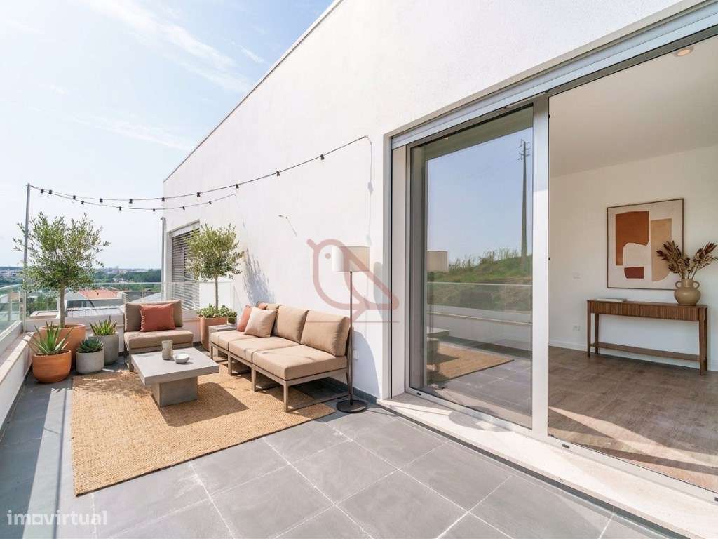 Moradia Isolada T4 Contemporânea com Jardim e Acabamentos Premium -...-31