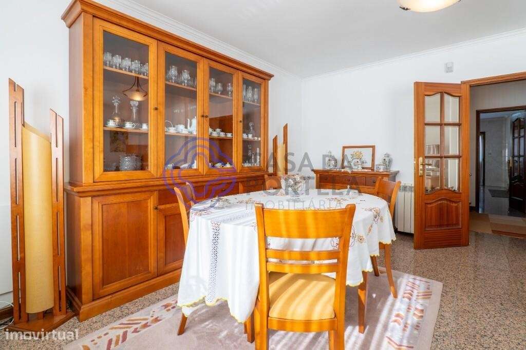 Moradia T5 isolada de 4 Frentes - Metro - Próximo à futura estação TGV - Grande imagem: 5/60