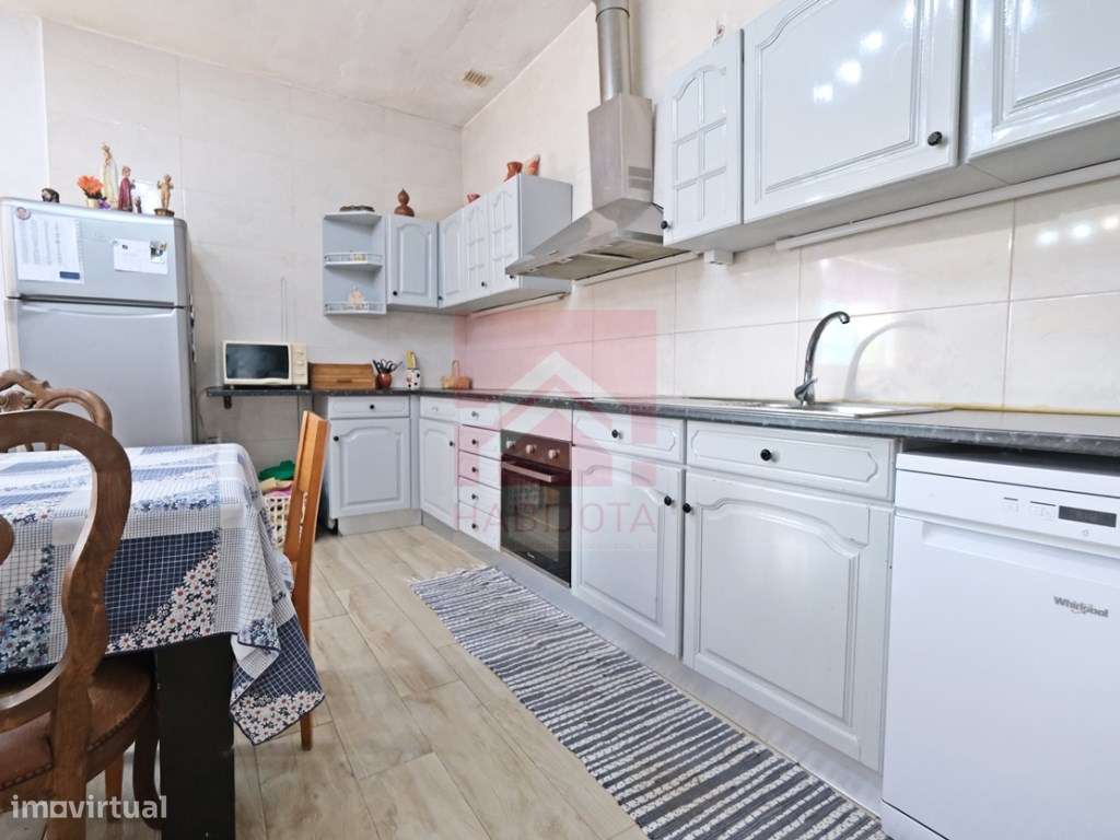 Moradia V3+1 em Fânzeres-6