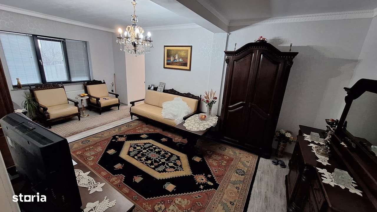 Casa de vanzare in localitatea Lazu-5