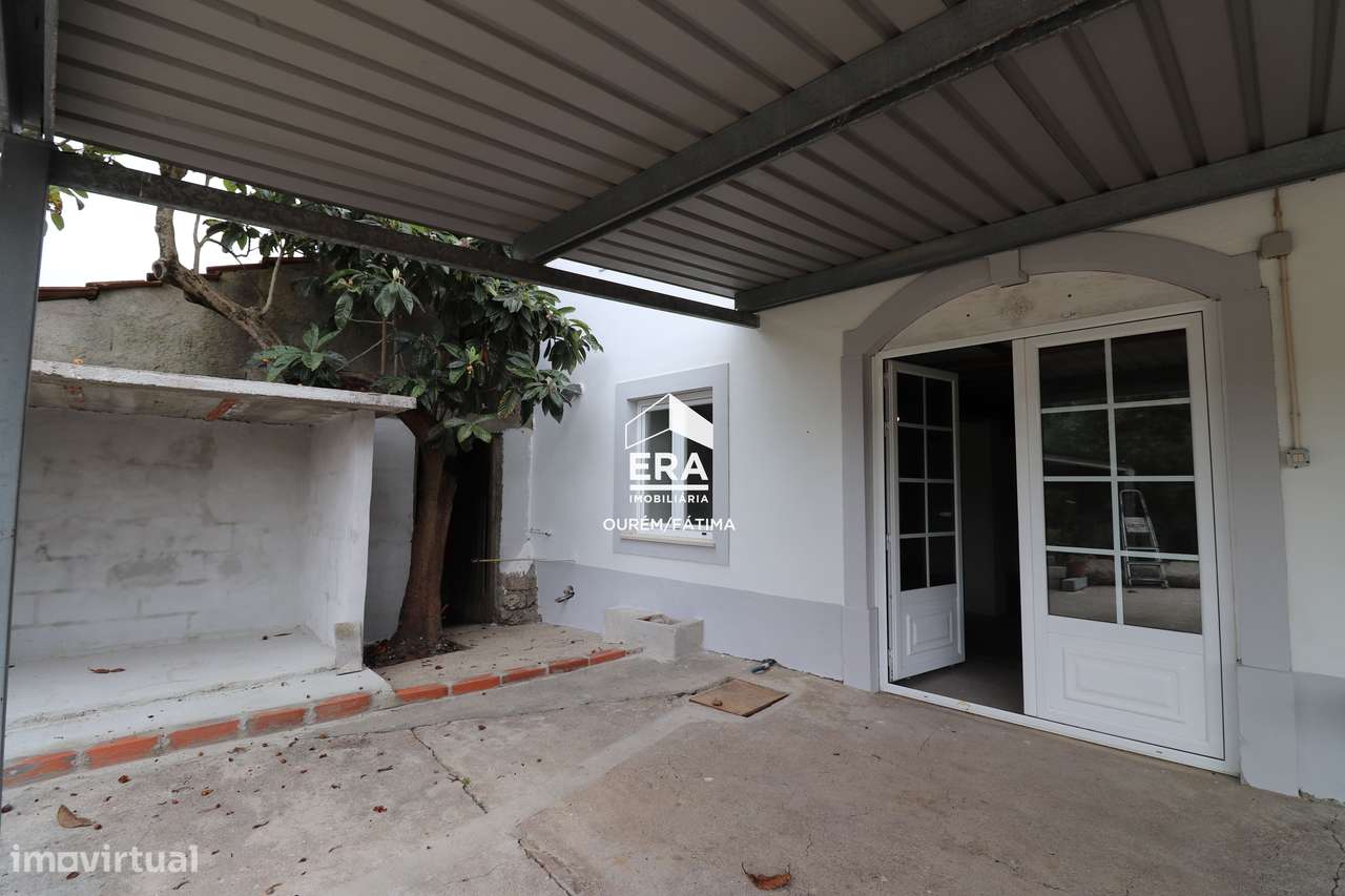 Moradia T3 localizada em Espite-12