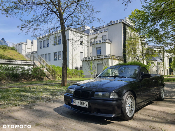 BMW Seria 3 320i Cabriolet - 13