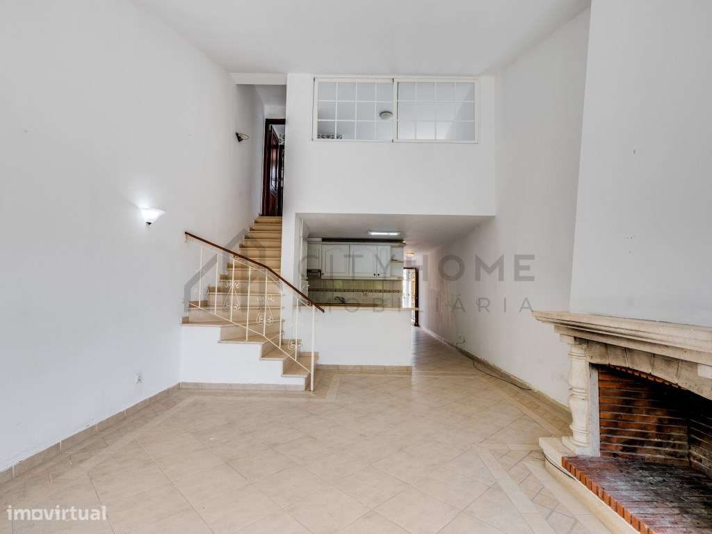 Moradia Duplex tipo T2 com Jardim e Piscina em Condomínio Privado-12