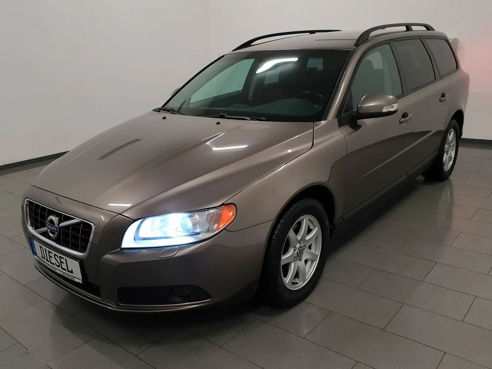 Volvo V70 III 2.0D Summum 2010