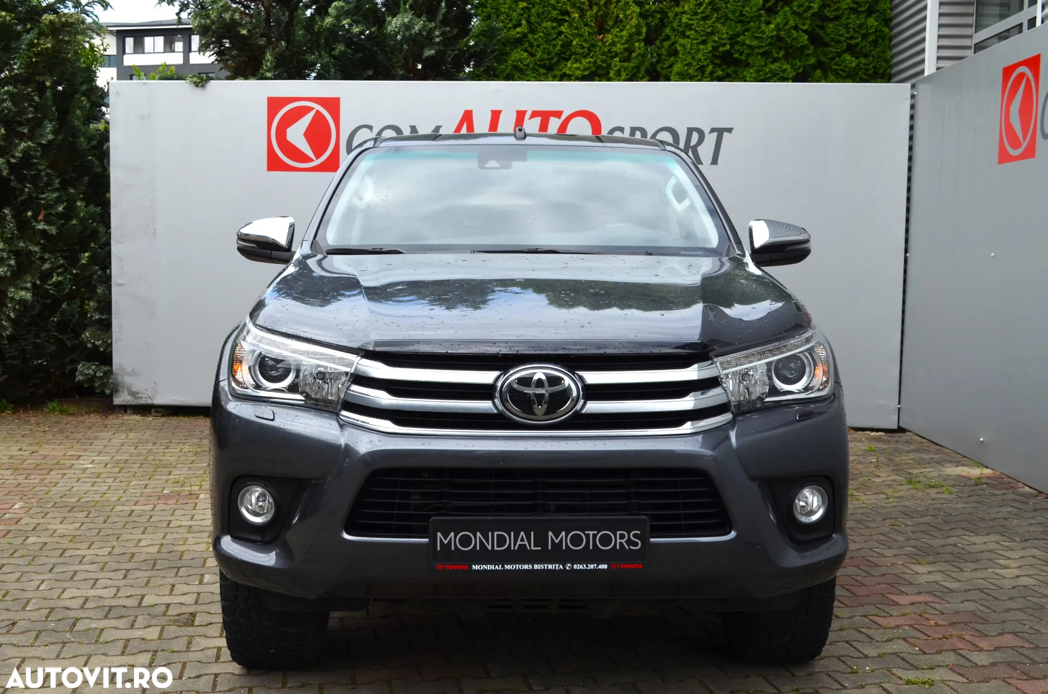 Toyota Hilux 4x4 Double Cab A/T Invincible - 2